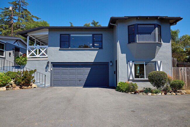 Building Photo - 2136 Foothill Dr