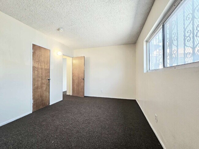 Building Photo - Spacious 2-Bedroom Home with Large Yard!!!