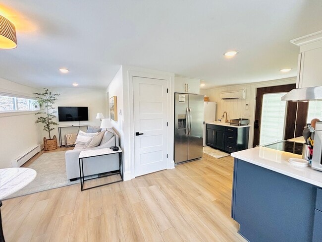 Building Photo - 7713 Knoll St