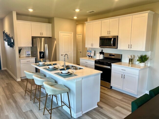 Building Photo - 4104 Zoe Ln