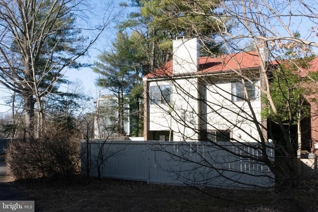 Building Photo - 2015 Approach Ln