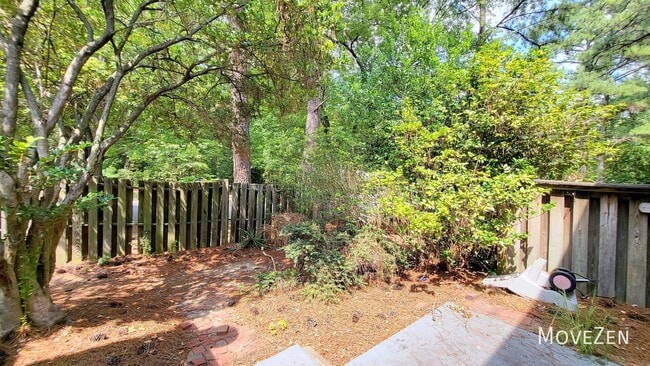 Building Photo - 5813 Nottoway Ct