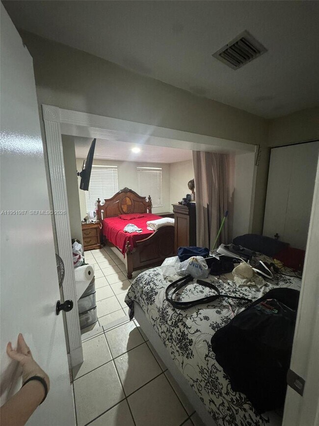 Building Photo - 1750 SW 137th Ct