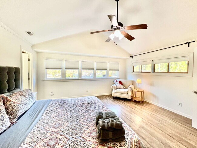 Building Photo - RARE - 5 BEDROOM RANCH on ONE ACRE!