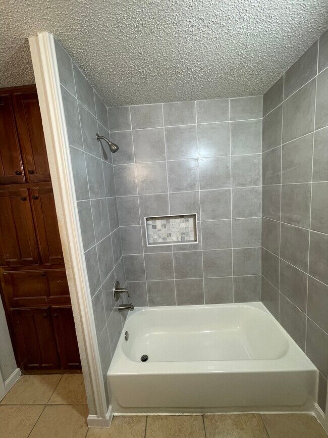 Building Photo - 7036 Crosstimbers Ln