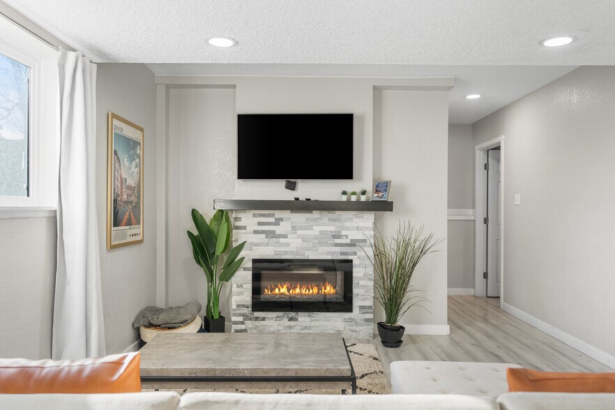 Living Room (garden level) - 7652 Granada Rd