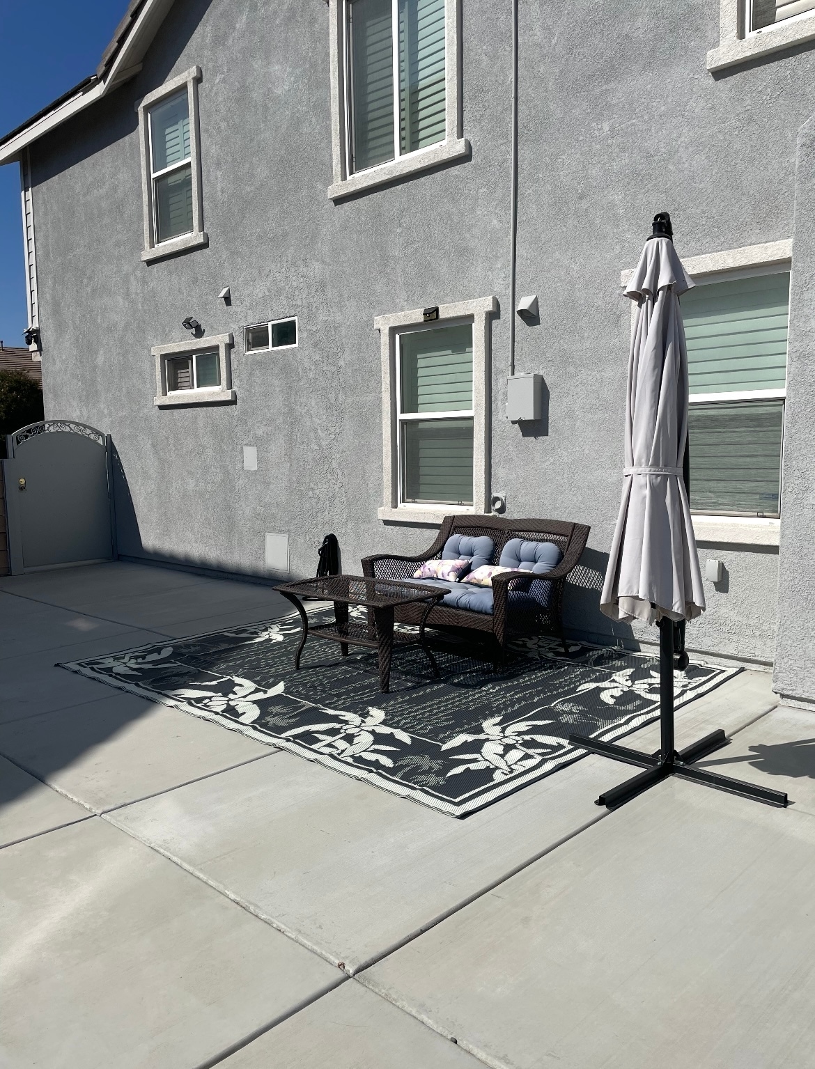 Building Photo - 8418 Lourenco Ln