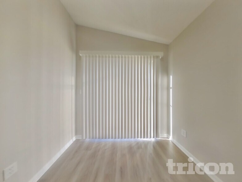 Building Photo - 3147 Boynton Dr