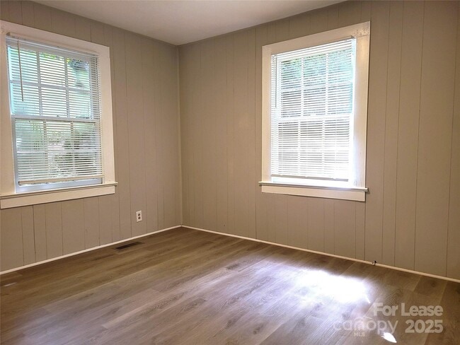 Building Photo - 1809 Merriman Ave