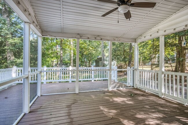 Building Photo - Generously Sized Midlothian Home Move In R...