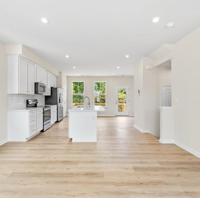 Building Photo - 3310 Beeler Ln