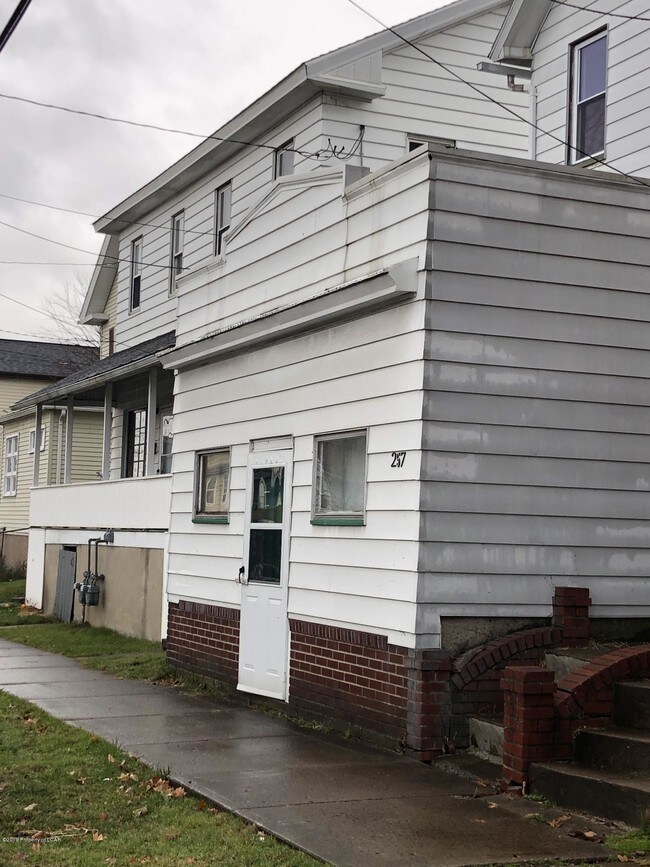 Primary Photo - 257 Kidder St