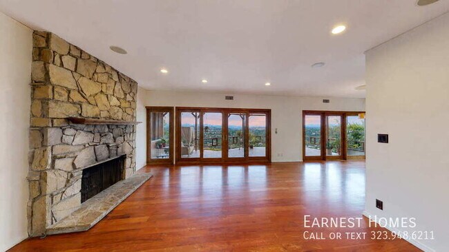 Building Photo - 4535 San Blas Ave
