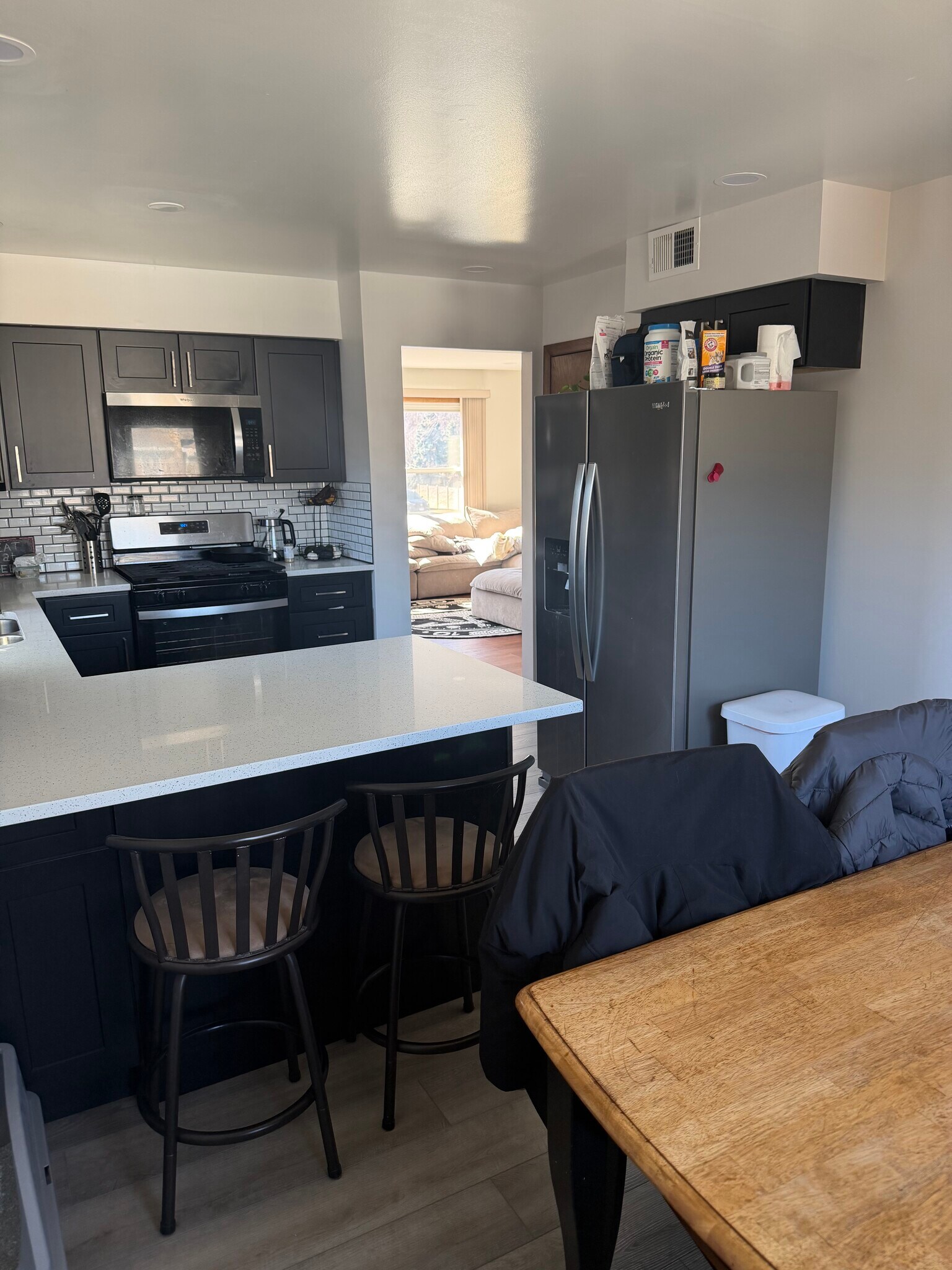 Building Photo - 1002 E Callero Cir