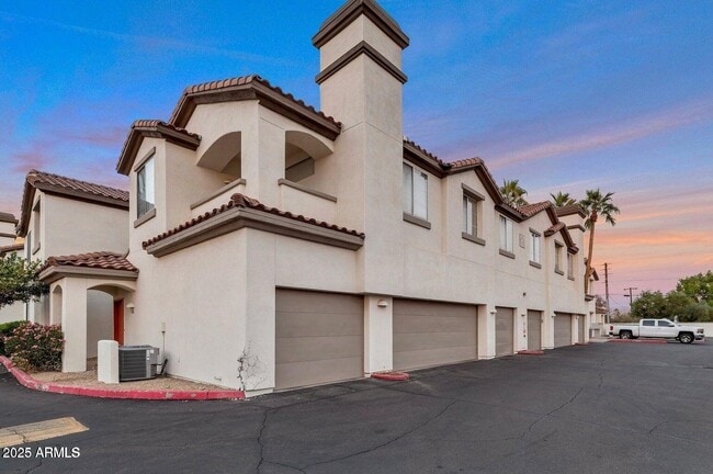 Building Photo - 2992 N Miller Rd