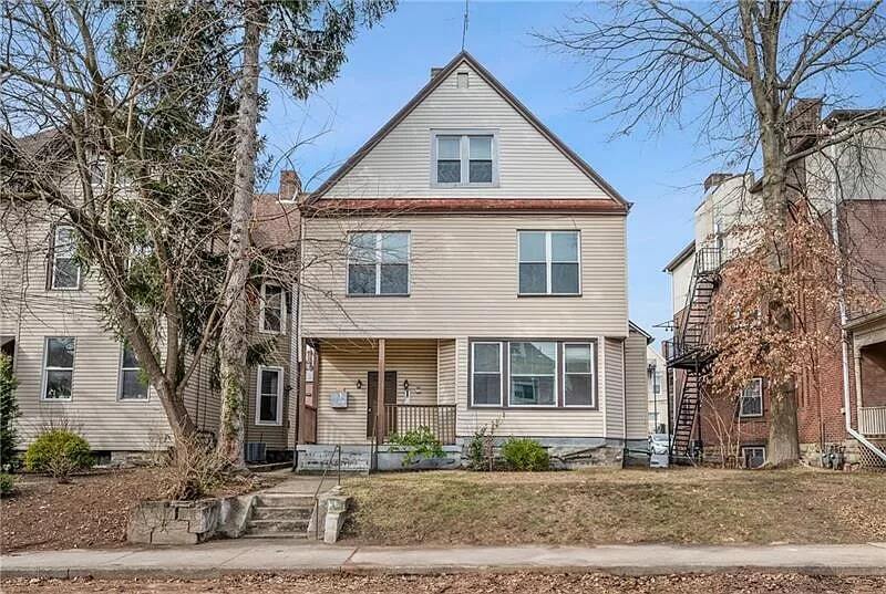 Building Photo - 322 Amber St