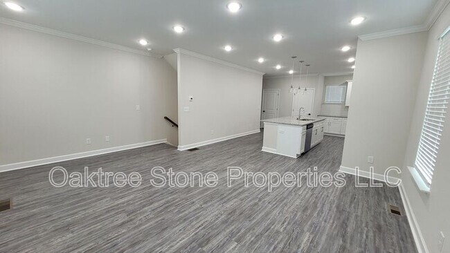 Building Photo - 2585 Ocean Dr NW