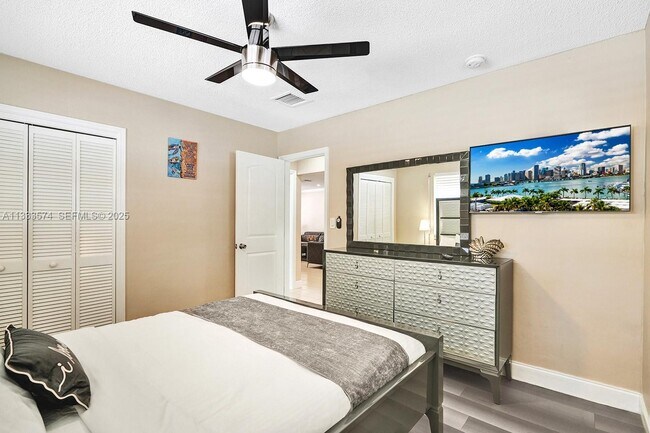 Building Photo - 947 Washington St