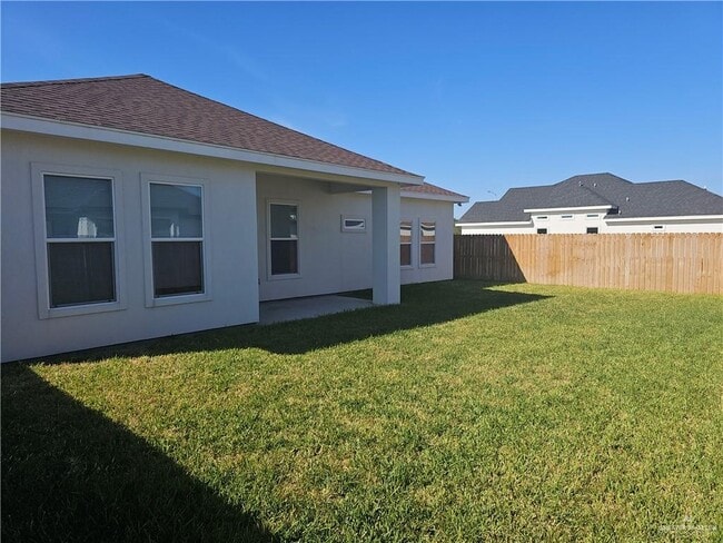 Building Photo - 44 N Trinity St