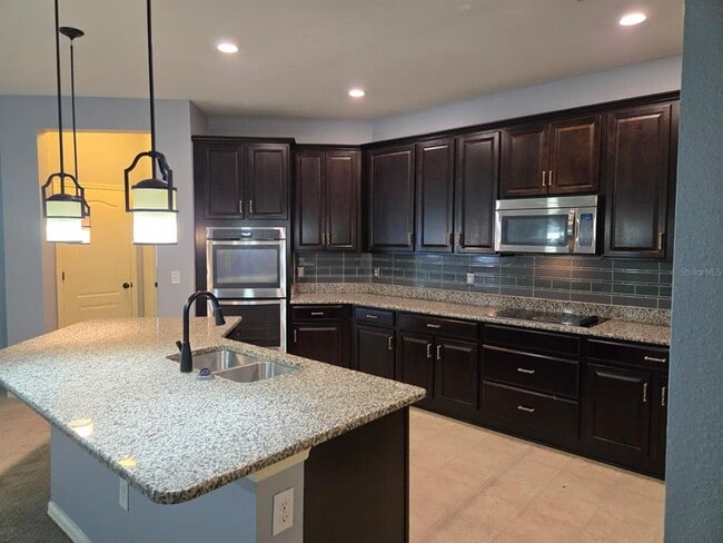 Building Photo - 10705 Massimo Dr