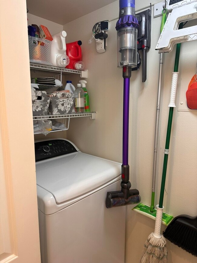 Building Photo - 180 Yacht Club Way