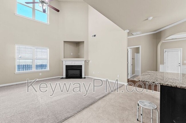 Building Photo - 456 Lory Ln