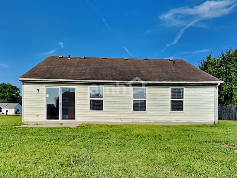 Building Photo - 7184 Franklin Madison Rd