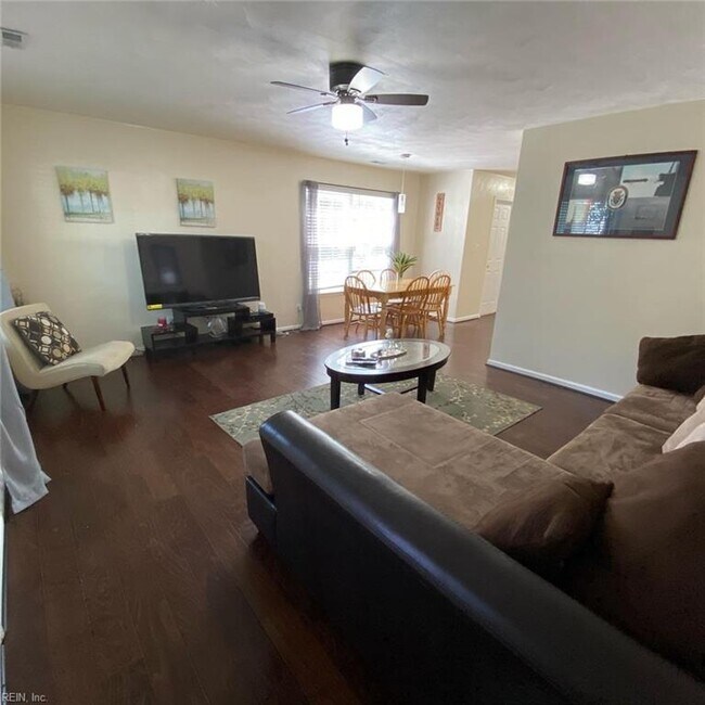 Building Photo - 4136 Everett St