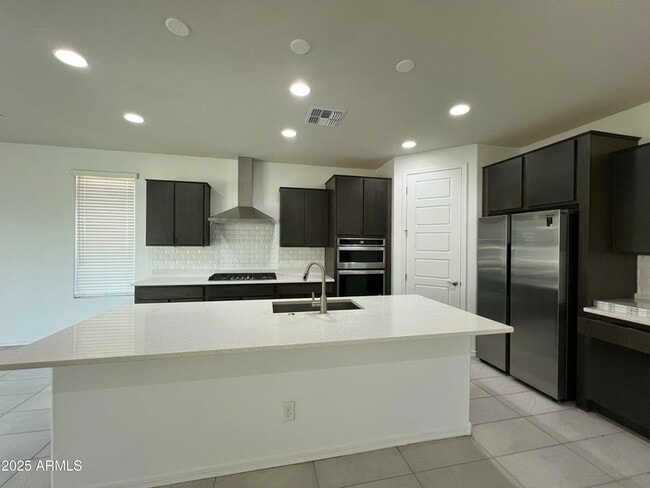 Building Photo - 8757 W Rancho Dr