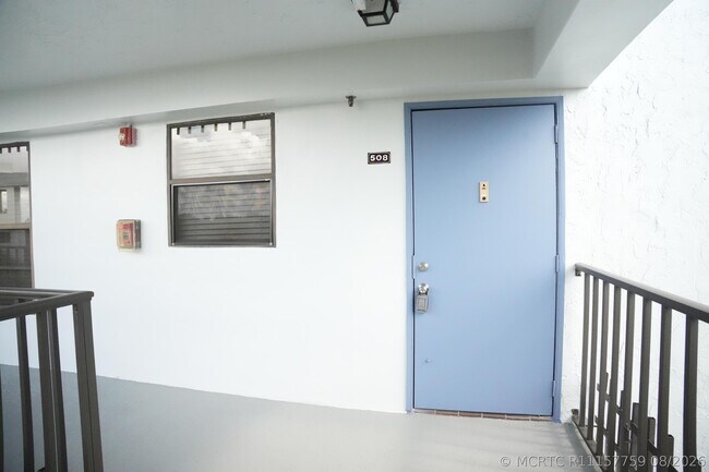 Building Photo - 4640 Lucerne Lakes Blvd W