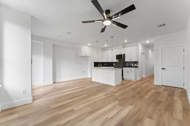 Building Photo - 8205 Carver Rd