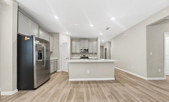 Building Photo - 6364 Starlight Dr