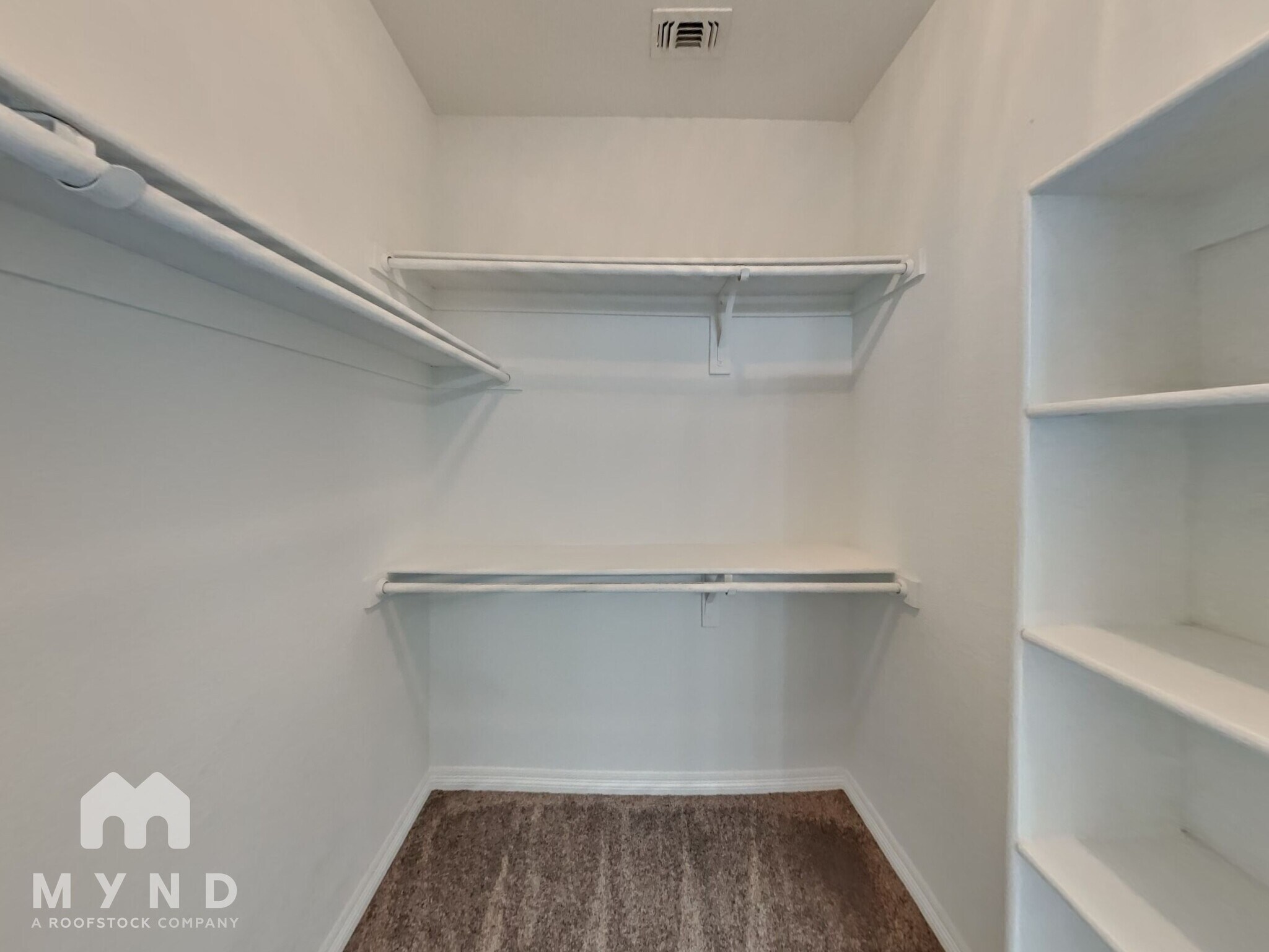 Building Photo - 2209 Country Brook Dr