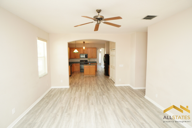 Building Photo - 13504 Eyas Rd