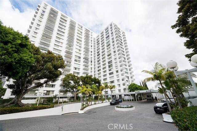 Building Photo - 2160 W Century Dr