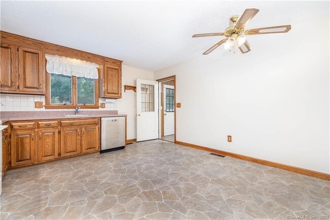 Building Photo - 113 Brandegee Ln