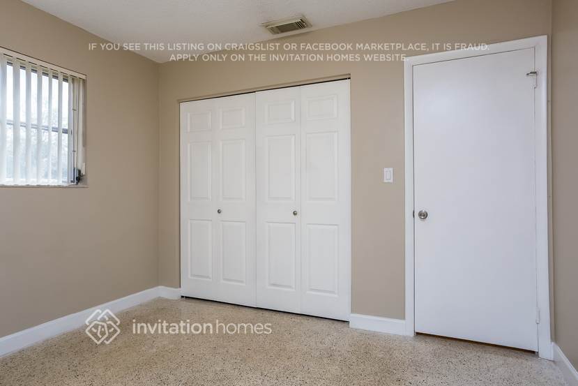 Building Photo - 3010 SW 97th Ct