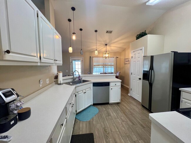 Building Photo - 318 Riverchase Blvd