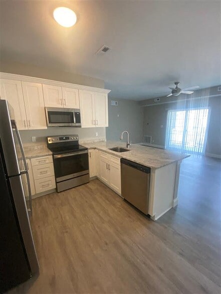 Building Photo - Greens on Dodge