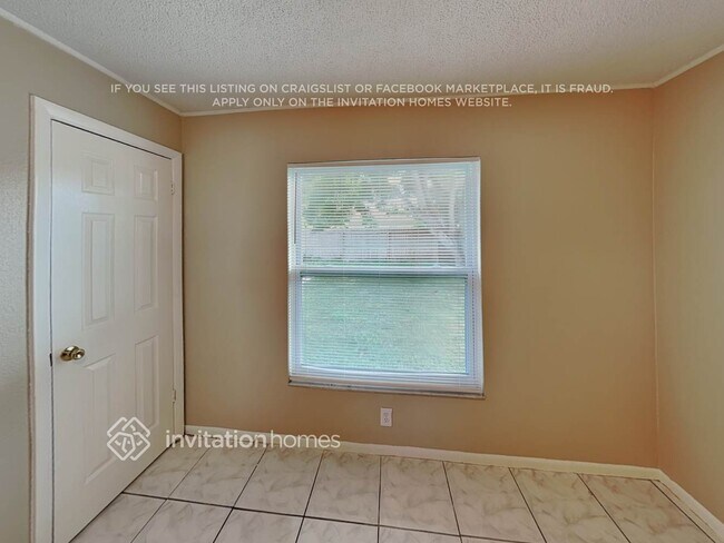 Building Photo - 121 Hidalgo Ave