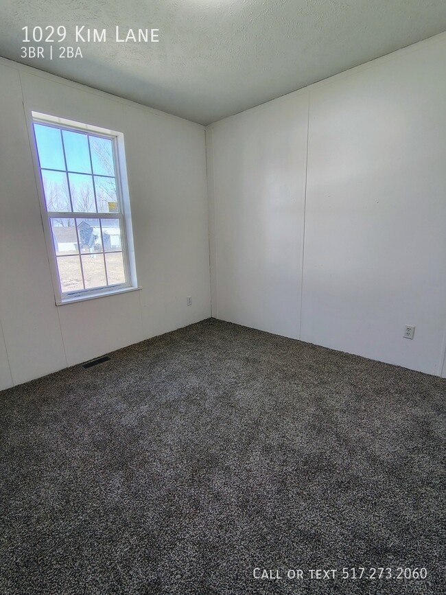 Building Photo - 1029 Kim Ln