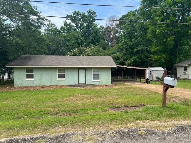 Building Photo - 3 bedroom 1 bathroom in Northport