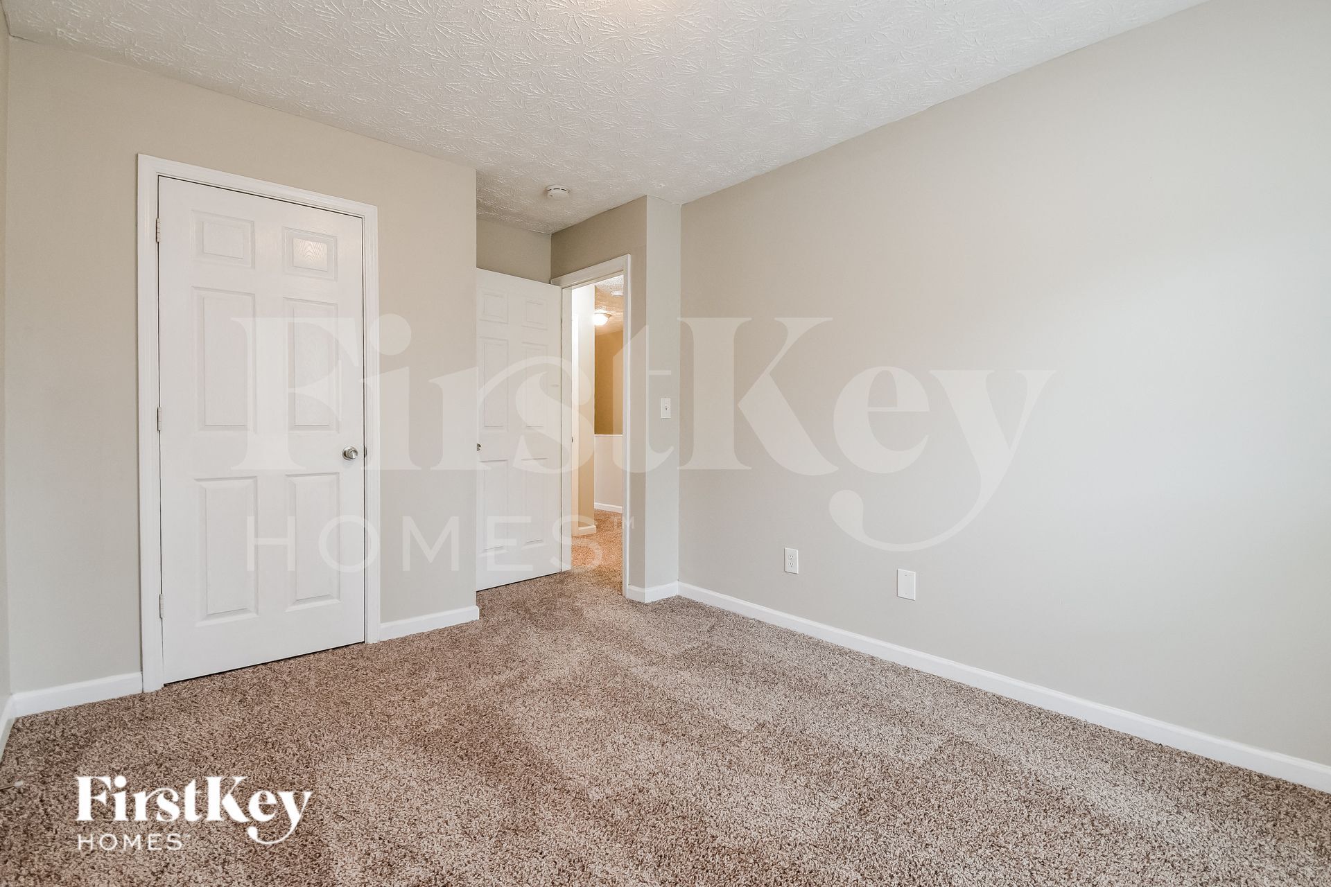 Building Photo - 2435 Piering Dr