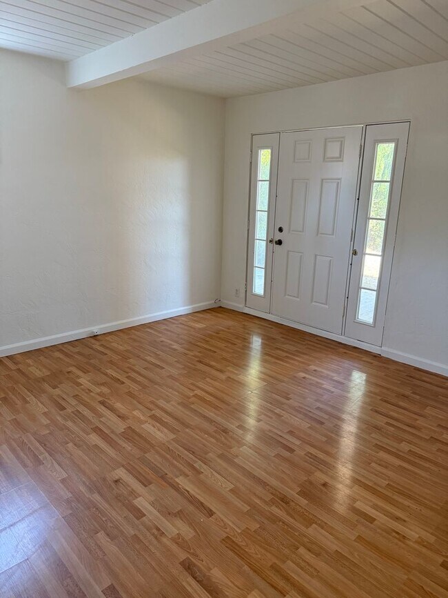 Building Photo - $3,700 / Spacious 4BR/2BA Home in Prime Fremont East Bay Location!