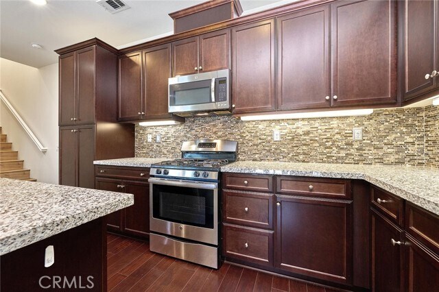 Building Photo - 6046 Bellevue St