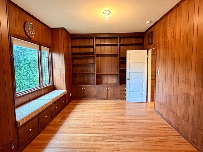 Building Photo - ROJAS