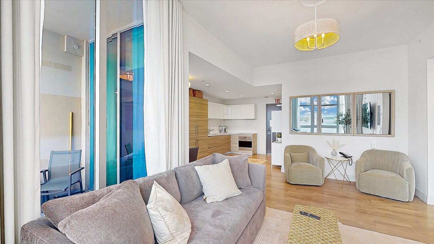 Building Photo - 777 N Ocean Dr