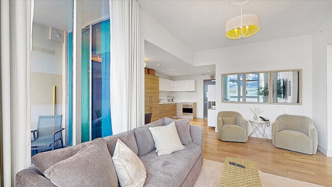 Building Photo - 777 N Ocean Dr