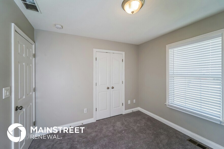 Building Photo - 10116 Greenfield Woods Cir