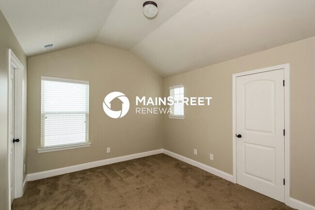 Building Photo - 3 Bedroom Pet-Friendly Home in Decatur, GA with Main Street Renewal